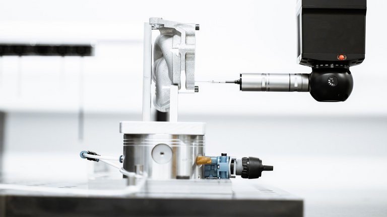 Bild von der Bearbeitung einer Zahnradpumpe im Standort Nordamerika.