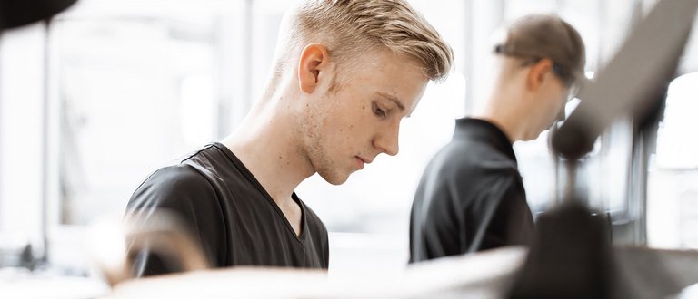 Aufnahme eines Auzubis aus der Industriemechanik von Scherzinger Furtwangen.